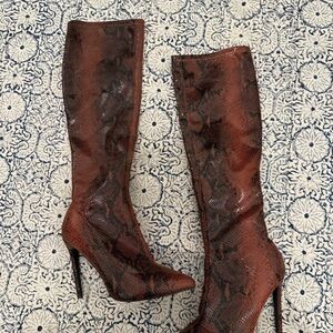 American Vintage Dark Brown Snakeskin Heeled Boots